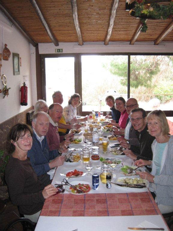 4th Jan Gralha lunch group.jpg