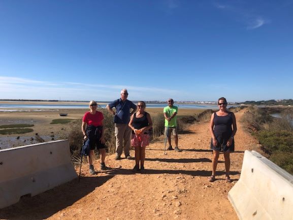 The 2nd group of walkers set of 10 minutes later and went a slightly different way round.