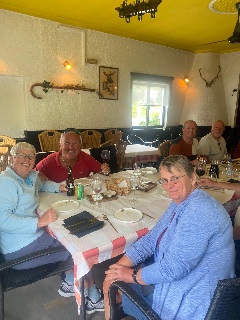 15 of us stayed for a very enjoyable lunch at Ourique afterwards.