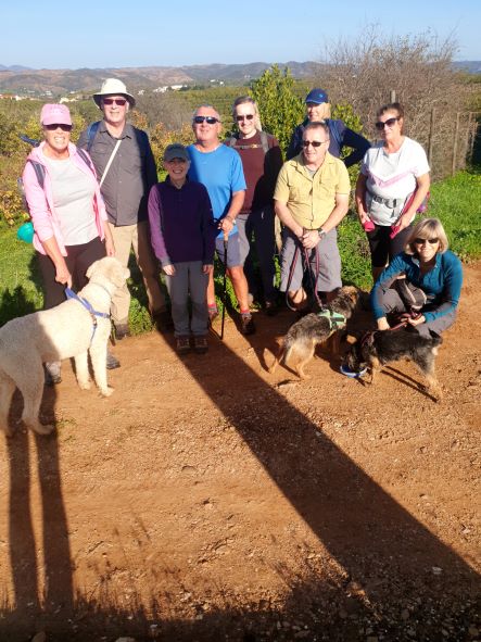 Another glorious day in the Orange groves.  Ten enthusiastic walkers turned out and we managed to fit an extra loop in which made the distance a very respectable 11kms. We all enjoyed a post walk drink at the cafe near the new Aldi in Silves.